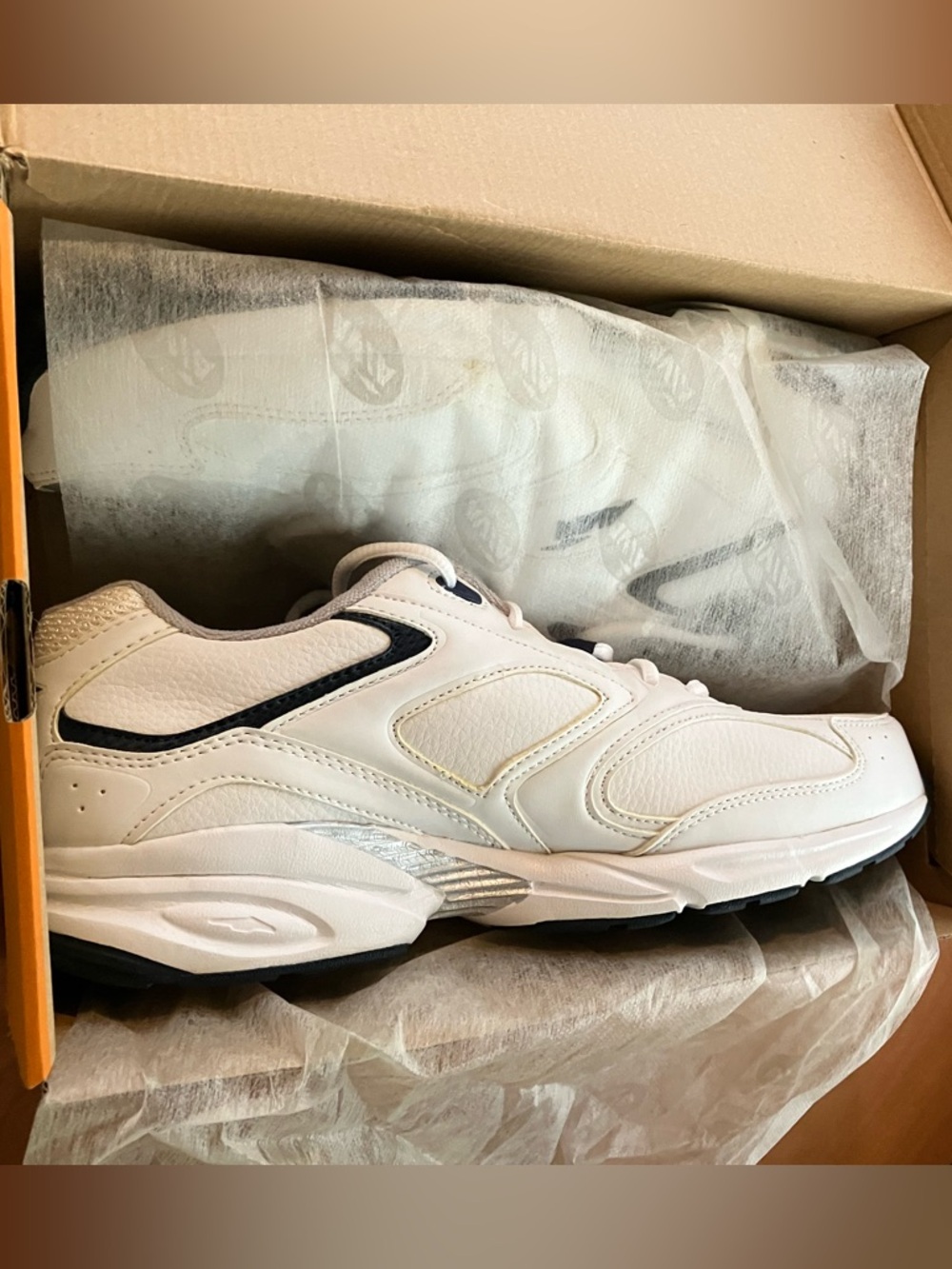 Aviva White and Blue Classic Men's Athletic Walking Sneakers Sz 10.5 New in Box